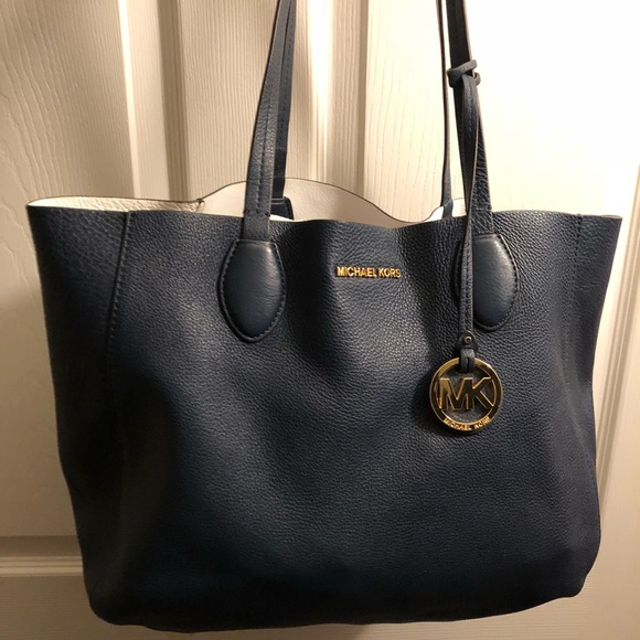 MK Michael Kors Leather Navy Blue Fulton Tote Bag - Picture 3 of 7